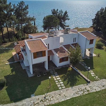 Summerday Villa Private Beach Неа-Ираклия Экстерьер фото