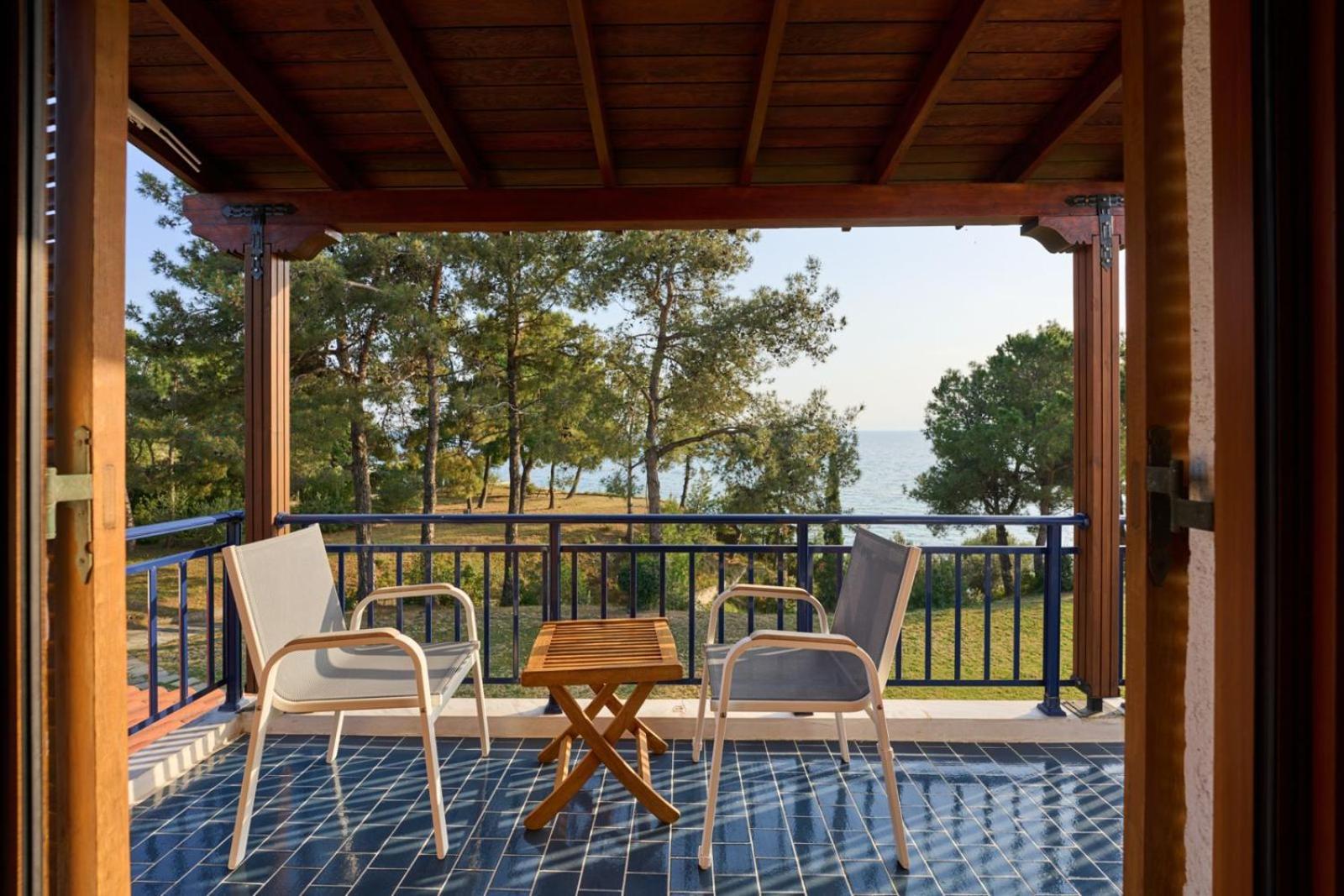 Summerday Villa Private Beach Неа-Ираклия Экстерьер фото