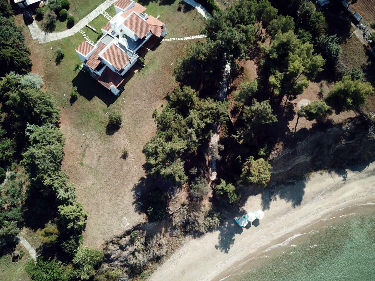 Summerday Villa Private Beach Неа-Ираклия Экстерьер фото