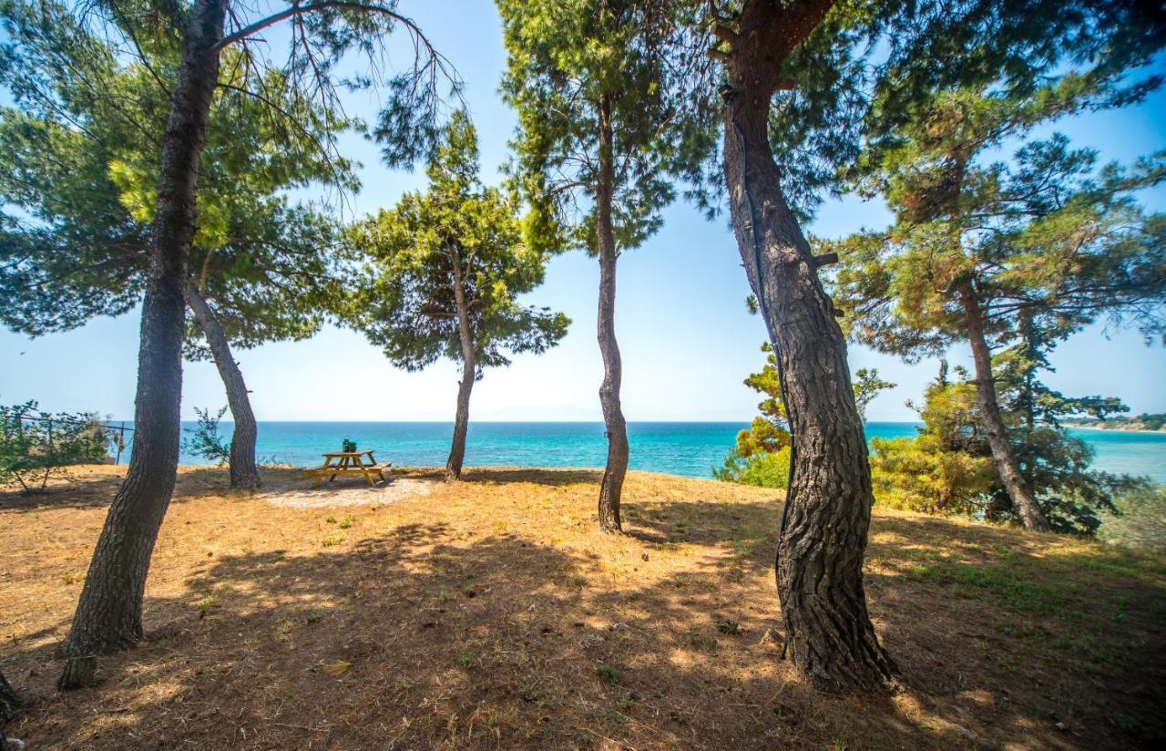 Summerday Villa Private Beach Неа-Ираклия Экстерьер фото